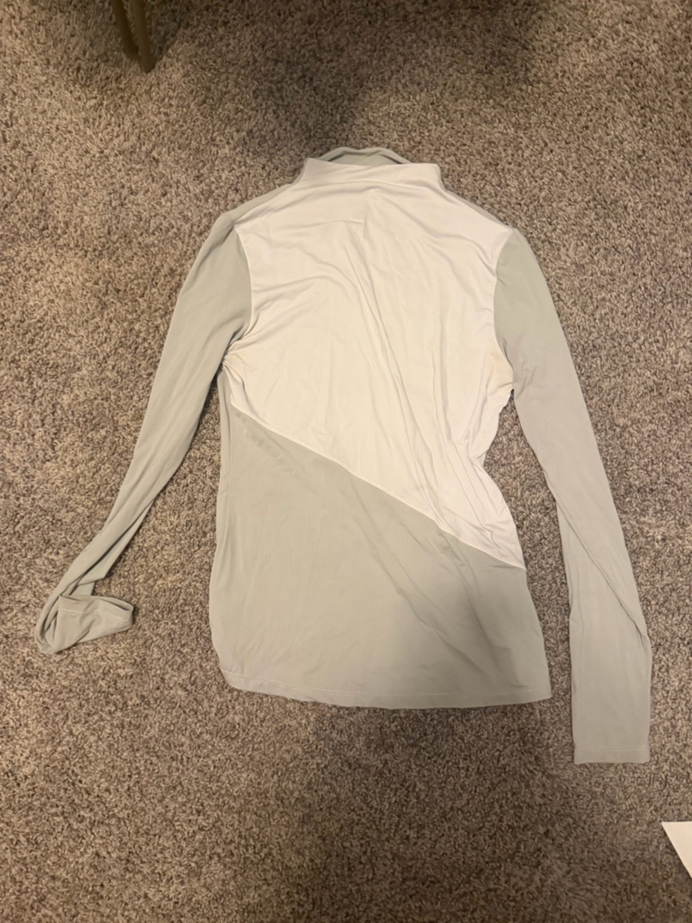 Armateq mock neck size small